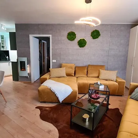 Apartmanica Double In&out, Swimming Pool, Balcony, 4* Aparthotel, Apartmán